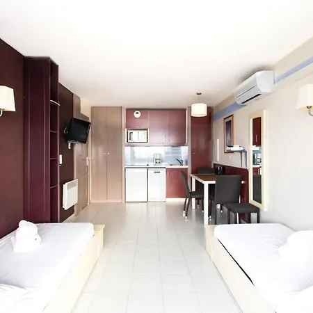 Lejlighed Plana Furnished Flat